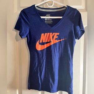 Nike Blue Slim Fit V-Neck Graphic Tee Orange Logo Size Small